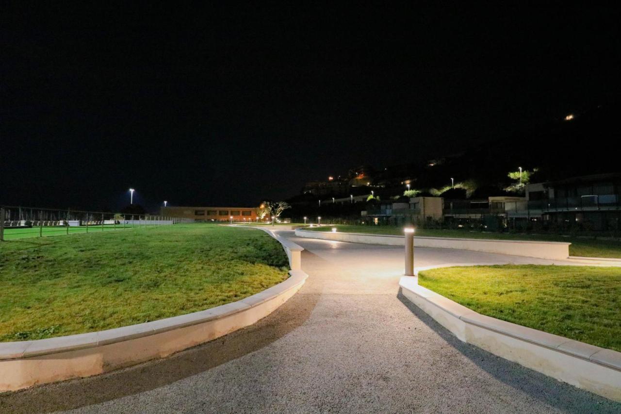 H11 Luxury 9A - Porto - Piscina - Jacuzzi Apartamento Santo Stefano al Mare Exterior foto